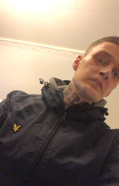 Behöver grov stor kul o smaka o suga på o leka o runka o kom i munnen o halsen min daddy?;) knulla mig så jävla hårt o fyll mig ordentligt vill ha kuk nuuuuu kom o fyll mig nu direkt? I din bil slukar din kuk direkt ini bilen älskar gubbkuk