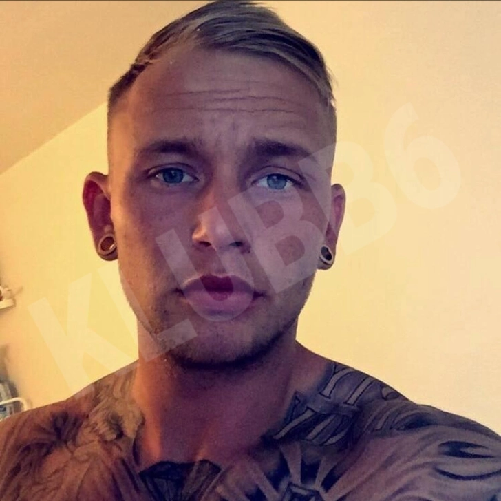 Advertisement (8638455) - Rasmus1127 1