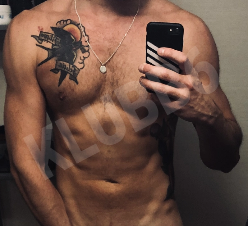 Advertisement (7970469) - hornystud 1