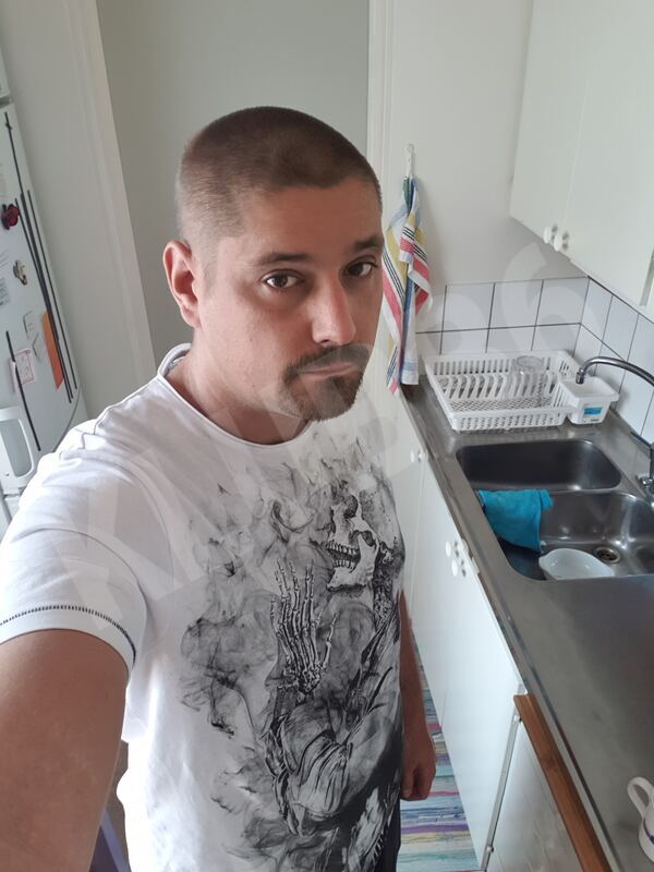 tihi3892771