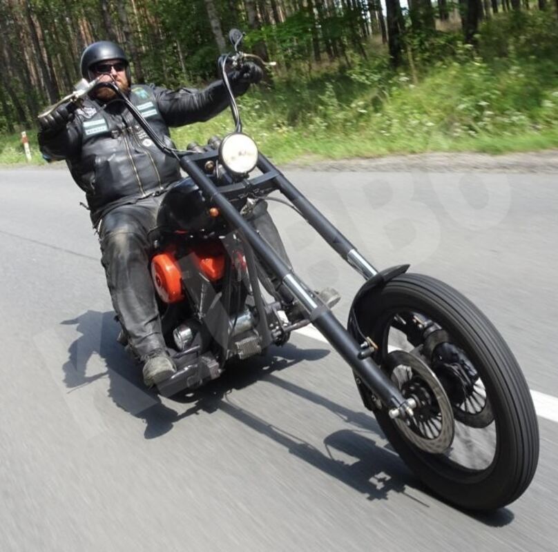 LongBikerOfficer5951289