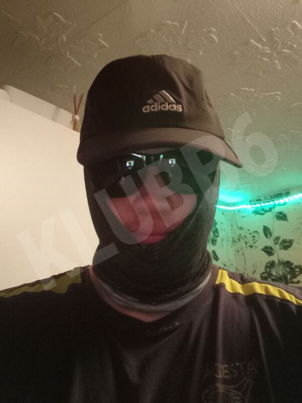 Frog695956210