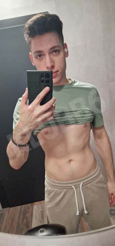 AndersUps215907901