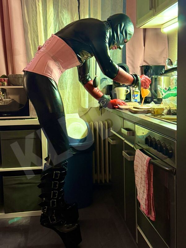 MistressAura5949663