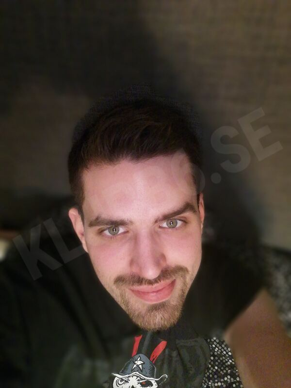 Charles943953419