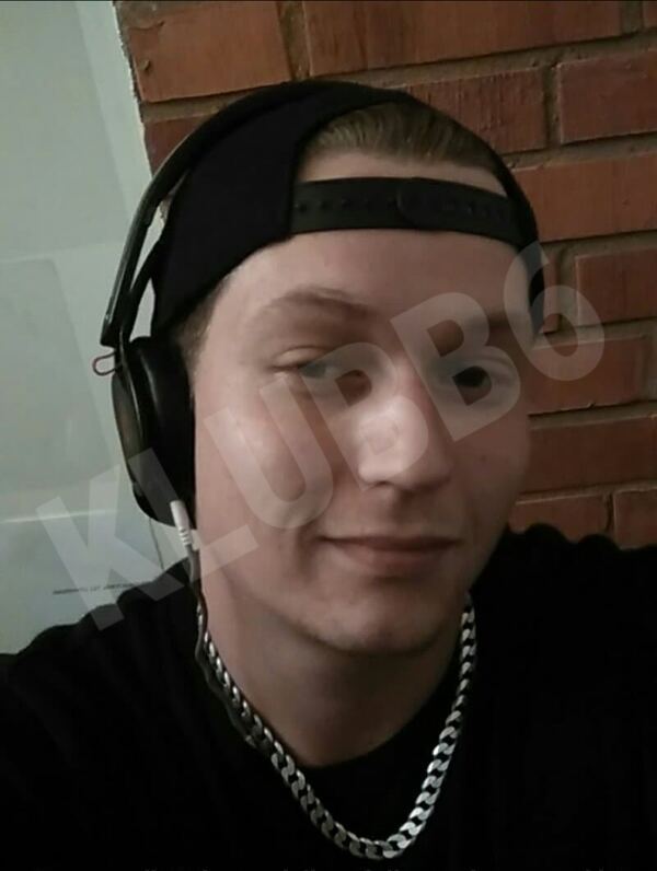 hornyboy924453512