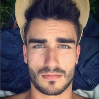 Adam098