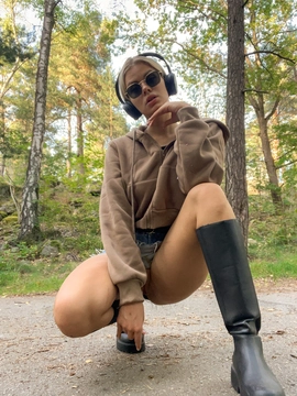 em